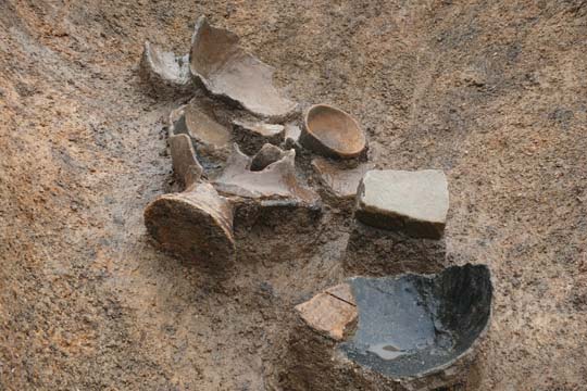 土坑から出土した土器 [弥生時代中期(約2,100年前)]
