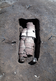 土坑に埋められた埴輪棺