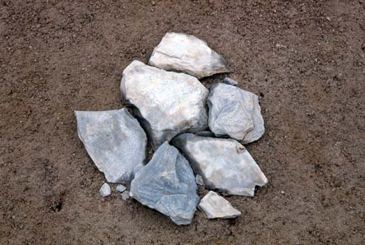 集積されたサヌカイト製石器石材
